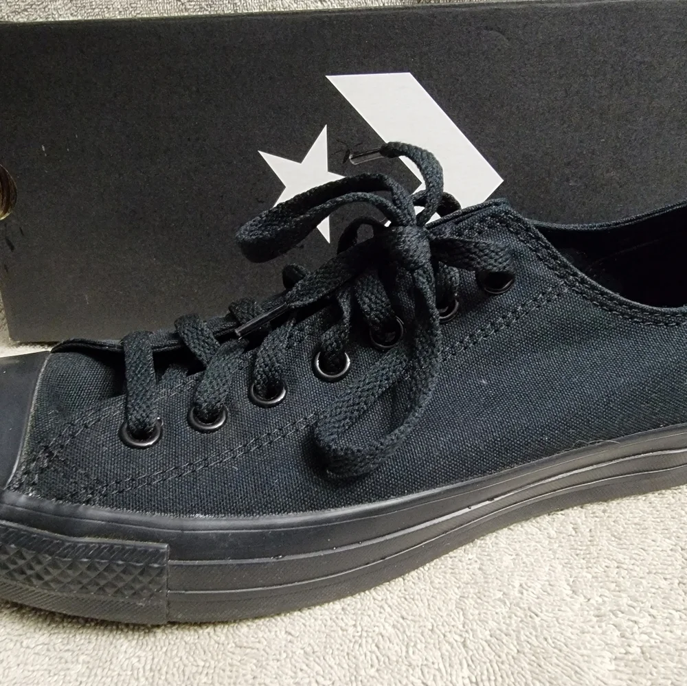 Converse - Picture 3 of 8